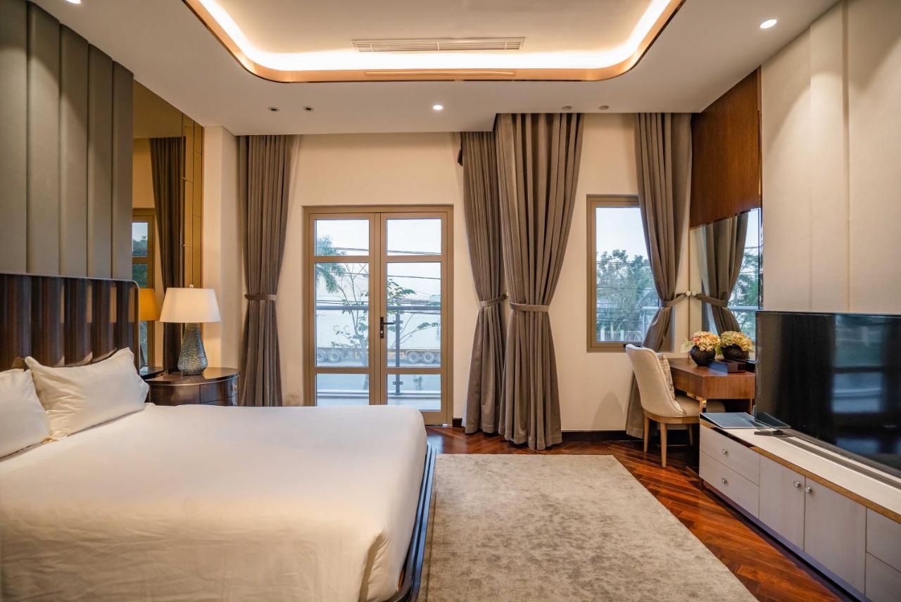 Villa Regal Lakeside Private Da Nang