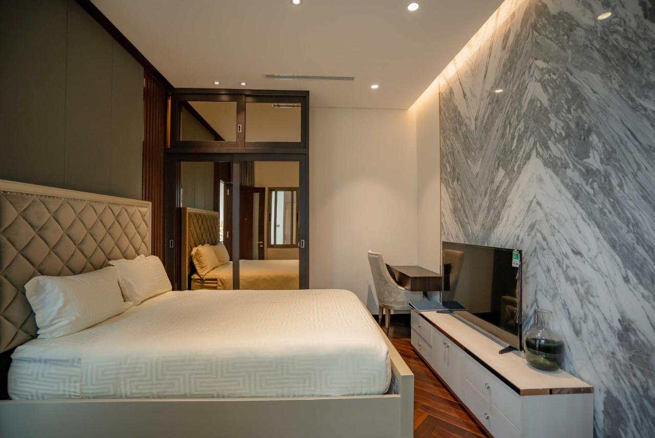 Regal Lakeside Private Villa *